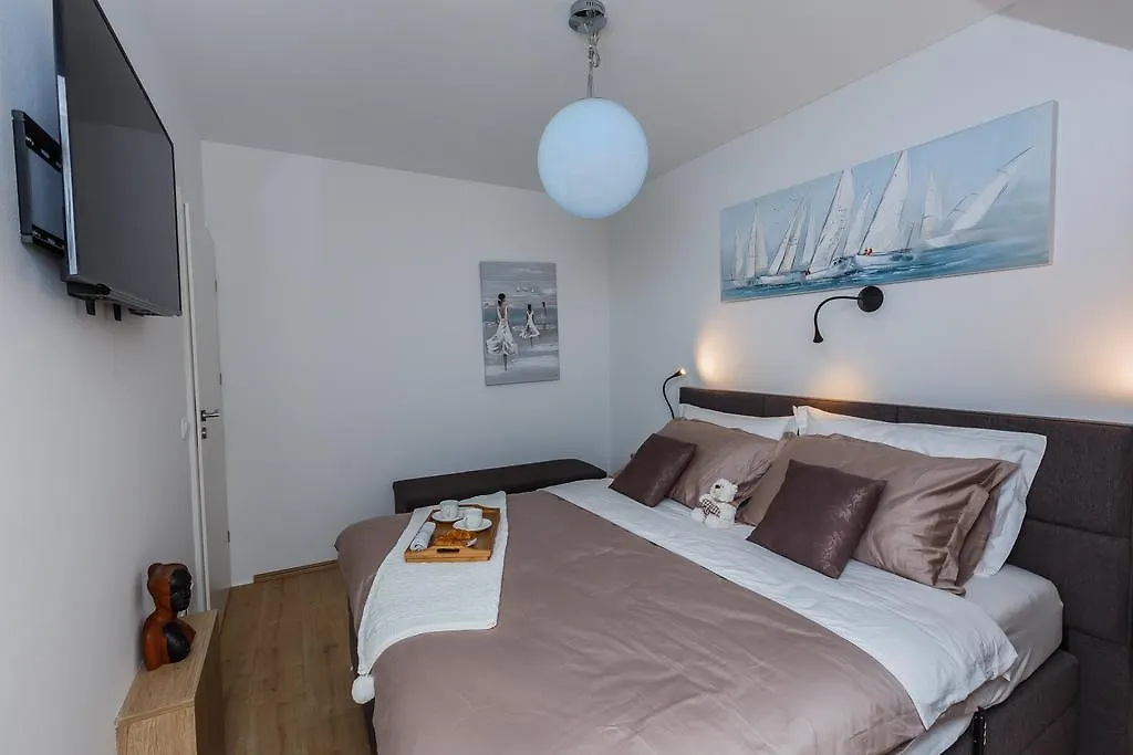 Villa Apartments Katja Trogir 0*,  Kroatien