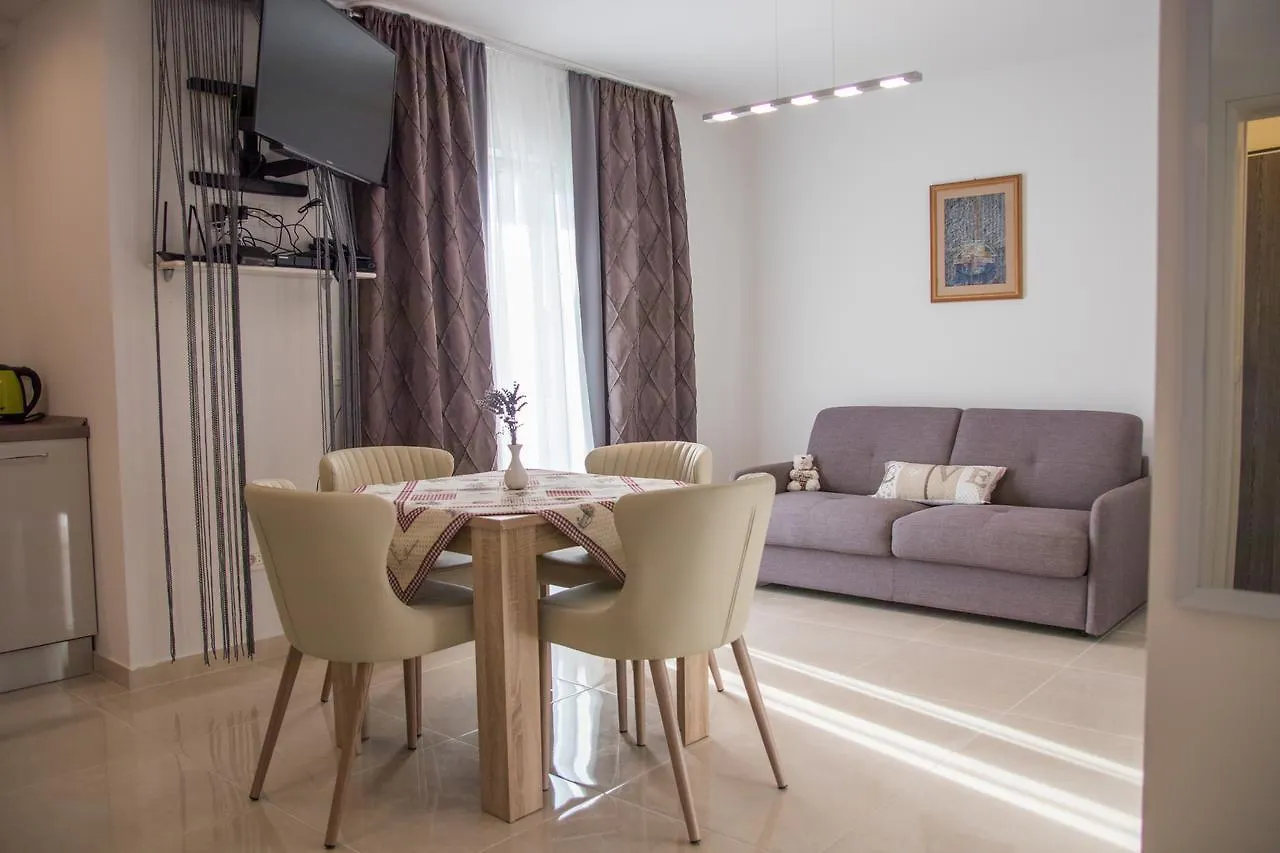 Villa Apartments Katja Trogir Croacia